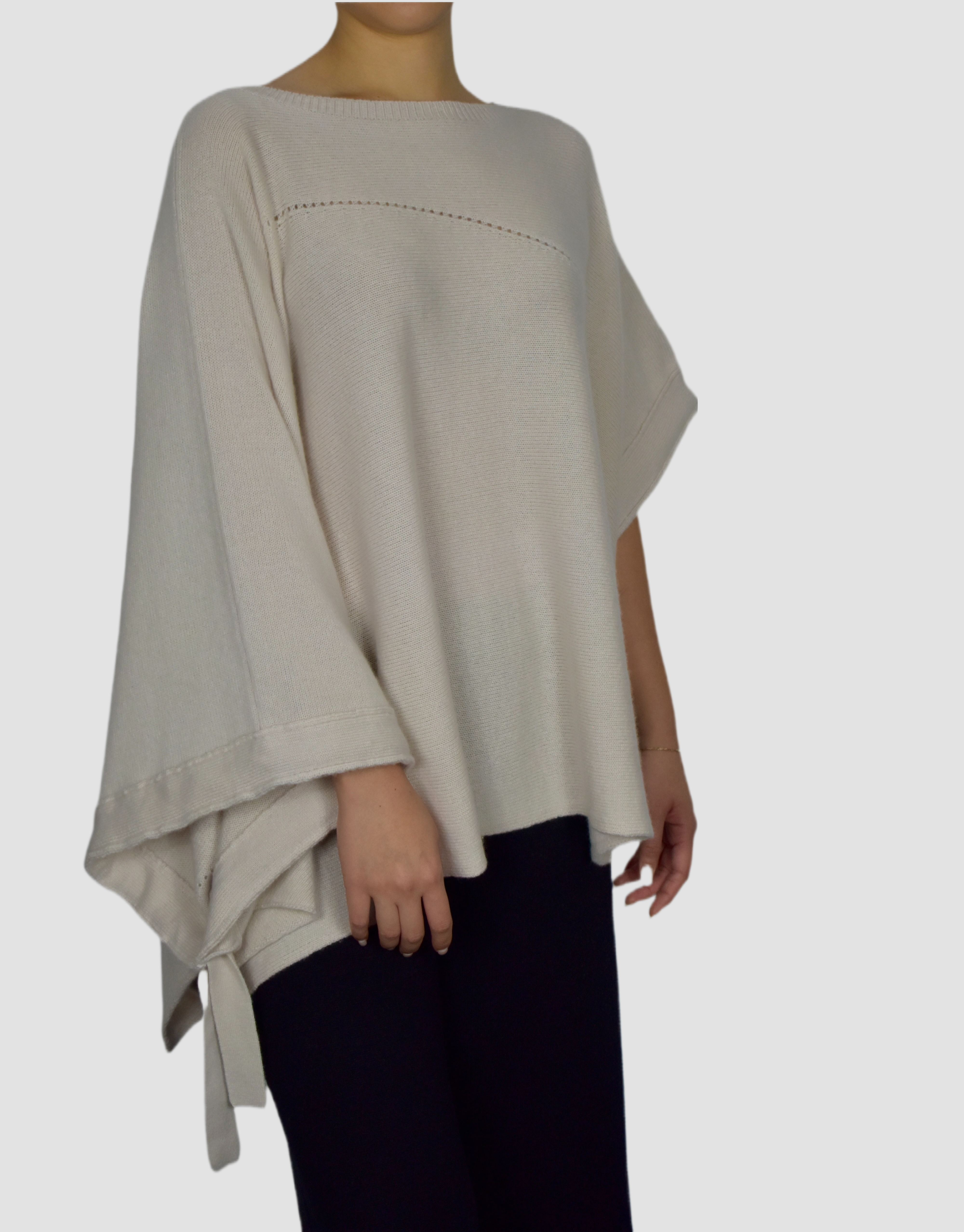 ポンチョ・ケープ Wool and cashmere poncho with leather profiles Plush-Cashmere-Funnel-Neck-